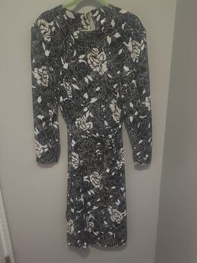 Via Sant Andrea, Black and White Floral Long-Sleeve Waist-Tie Dress